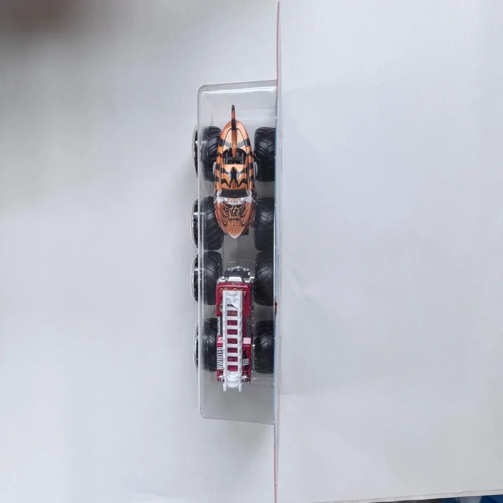 Hot Wheels Monster Trucks Tiger Shark vs 5 Alarm Demolition Doubles 2 Pack 1:64